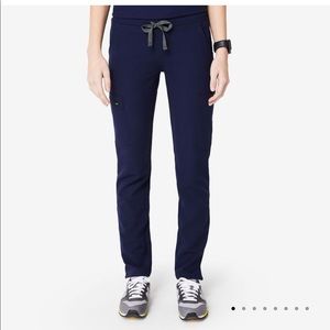 Figs Yola skinny scrub pants (navy)
